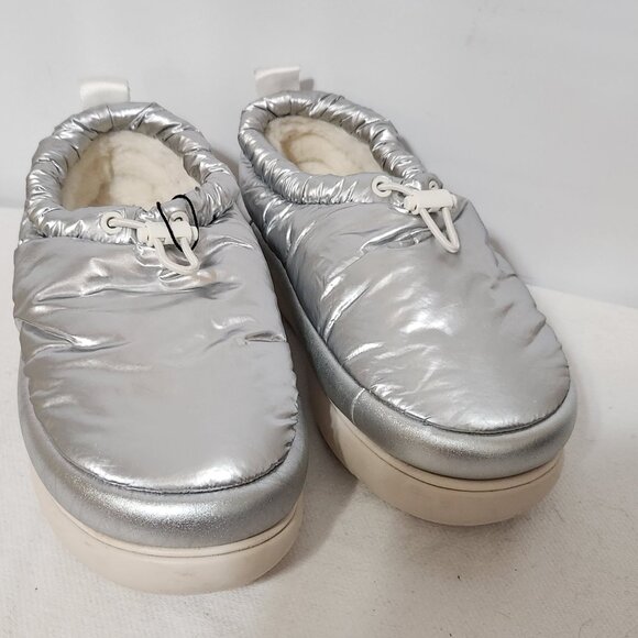 UGG Womens Maxi Clog Metallic Silver Size 8 (S/N 1135137) - Picture 1 of 6